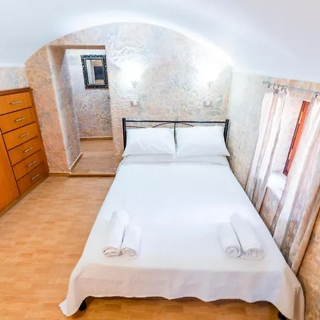 Apartman Eirini Szími