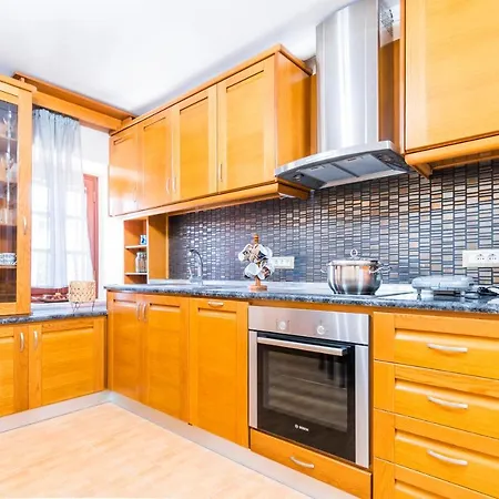 Eirini Appartement Sými